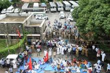 Trade union workers blocking VSSC garage in Thiruvananthapuram on Sept. 2