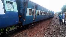 Derailed Mangalore Express at Karukutty on August 28