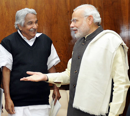 Kerala Chief Minister Oommen Chandy with Prime Minister Narendra Modi (file photo)