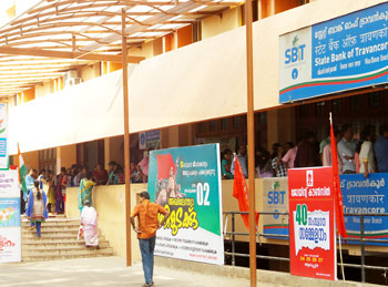 Queue before banks to exchange notes